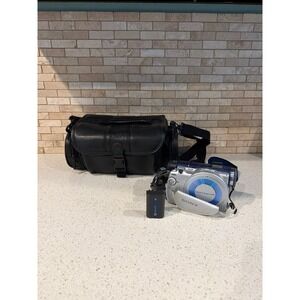 Sony DCR-DVD100  Handy Cam Digiutal Video Camera Untested with case